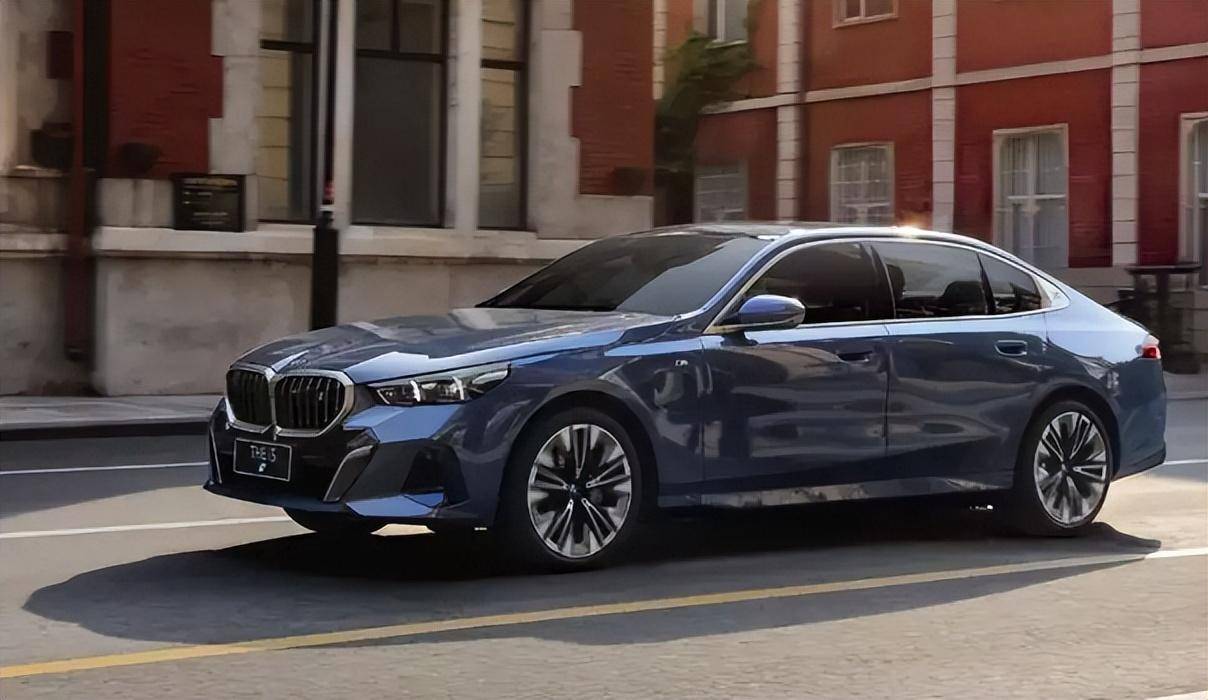 寶馬5系、凱美瑞、帕薩特齊換代,2024年的轎車你最中意誰?