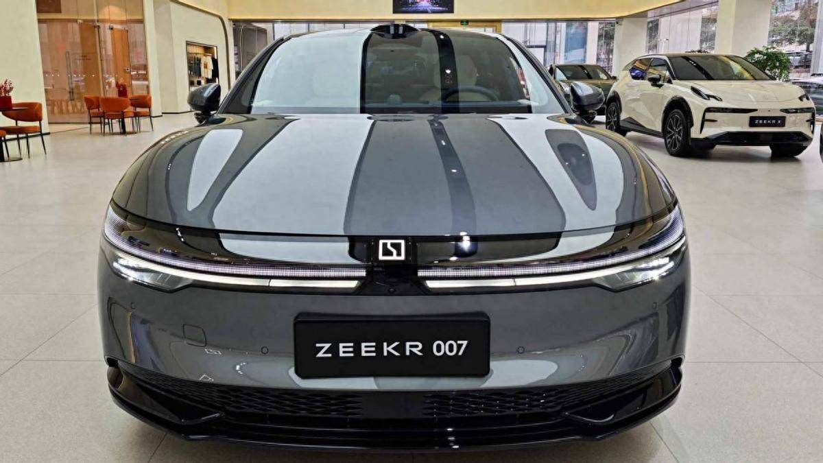 國貨大戰,小米SU7對比極氪007,20萬級到底選誰