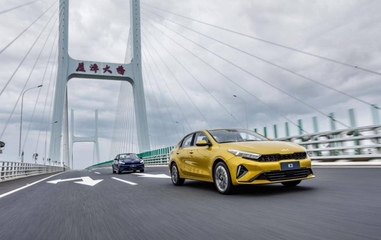 10萬級家轎之爭,起亞新K3對比秦PLUS,誰更適合入手?