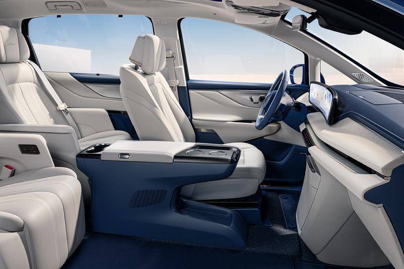 內(nèi)飾價值60萬?這款合資MPV終于上插混了,明天首秀!