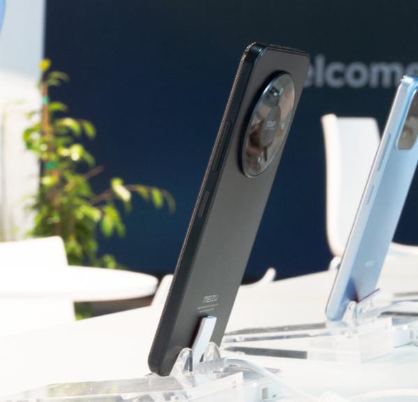 星紀魅族神秘新機亮相MWC 2025 采用全新外觀設計