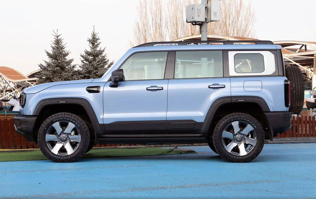 比預(yù)售價(jià)低4萬,BJ40增程版上市,17.98萬元起