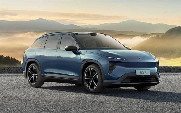 100kWh車(chē)型全線(xiàn)大降2萬(wàn),蔚來(lái)汽車(chē)精準(zhǔn)“點(diǎn)穴”