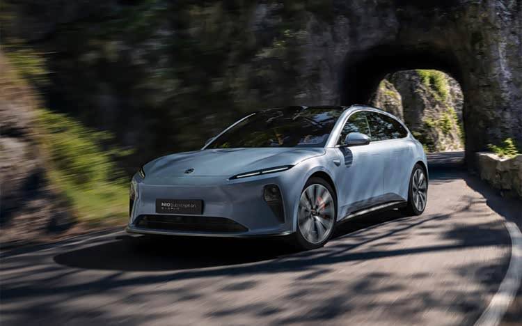 100kWh車(chē)型全線(xiàn)大降2萬(wàn),蔚來(lái)汽車(chē)精準(zhǔn)“點(diǎn)穴”