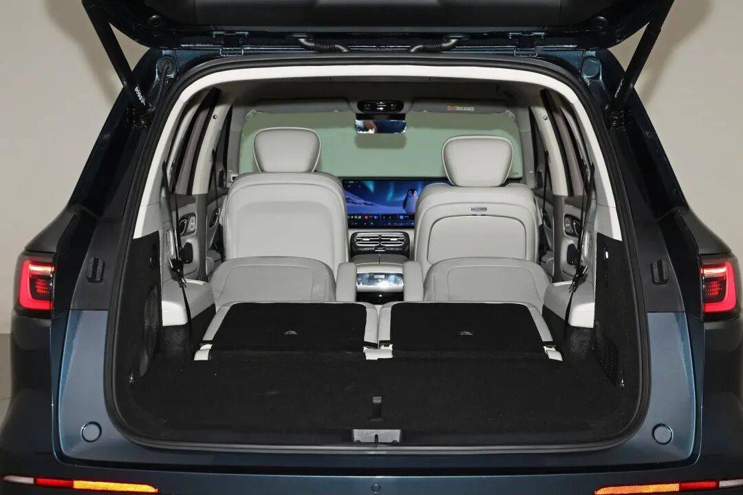 吉利銀河M9正式上市,比預期下調2萬!